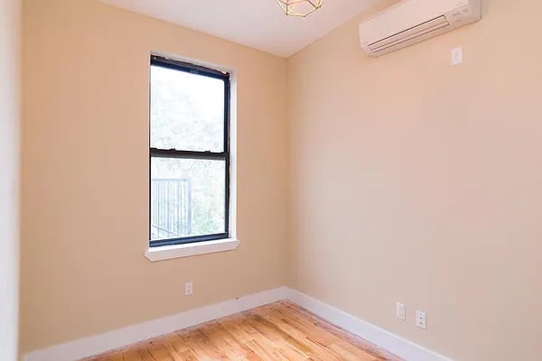 Rented by Nooklyn NYC LLC | media 43