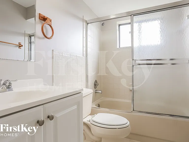 1013 SW 49th Ave — Photo 13