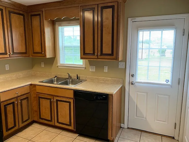 2705 Pineview Dr #A — Photo 4