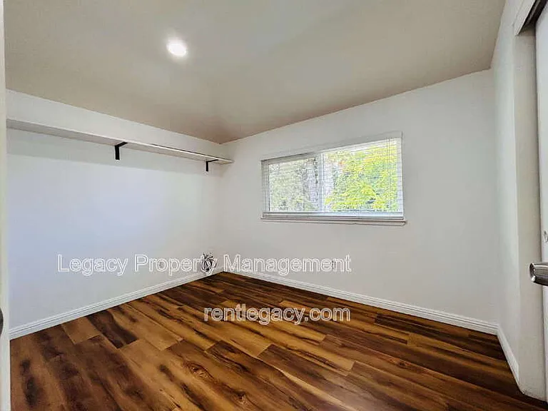 493 Dahlia St — Photo 33