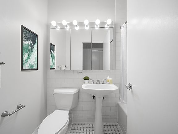 5th image of 90 Washington St APT 3B