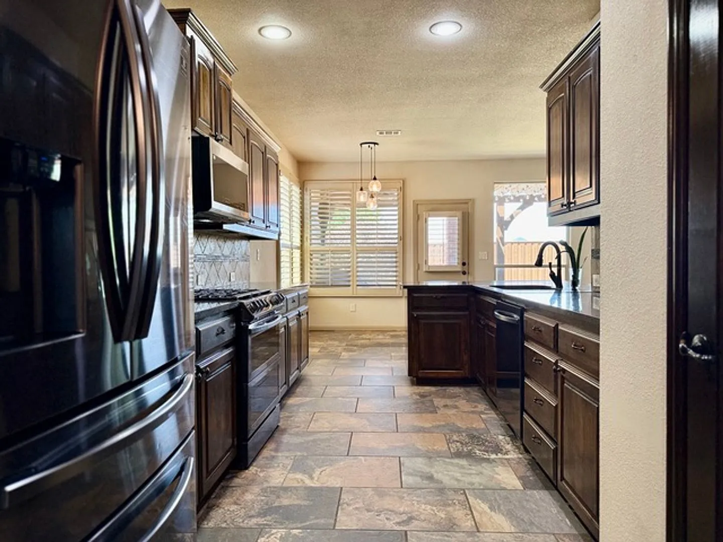 House For Rent — Photo 3