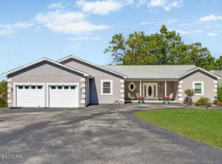 9419 Cherokee Trl, Crossville, TN 38572