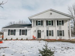 11236 N Prairie View Ln, Mequon, WI 53092