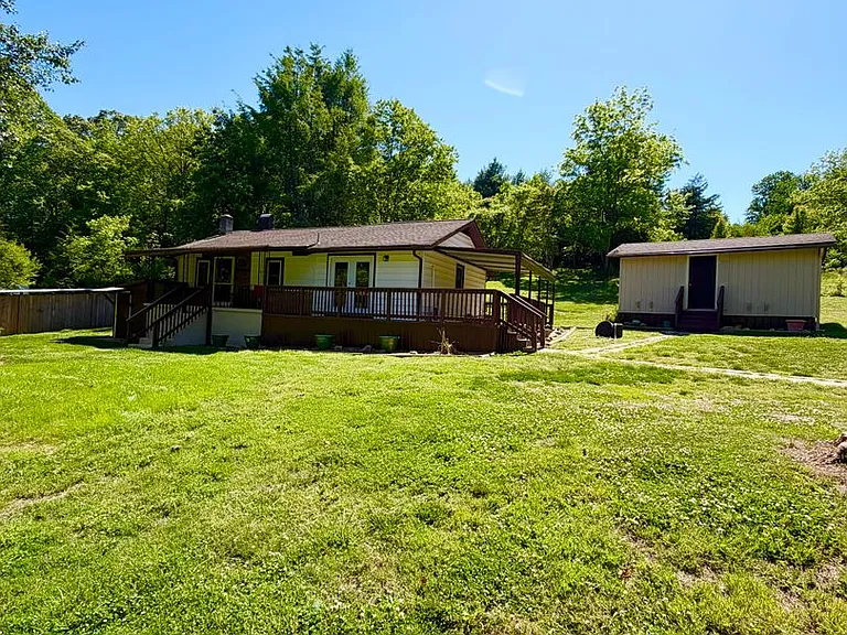 820 Emma Rd — Photo 23