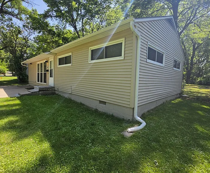 11421 Manchester Ave — Photo 4