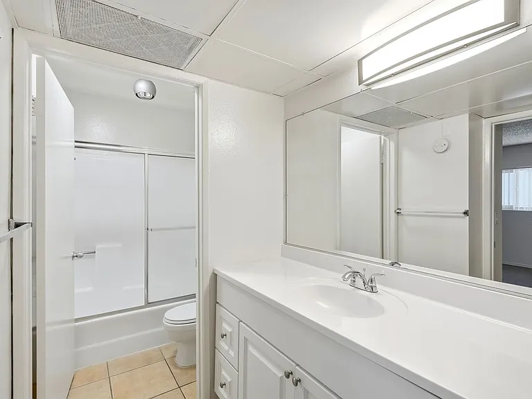 10845 Camarillo St — Photo 14