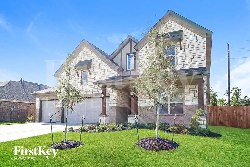 4 bed, 3.5 bath, 2841 sqft, $2,840 — Photo 2