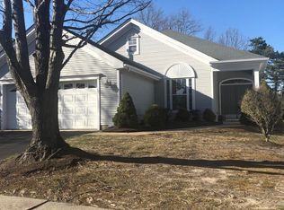 7 Greenfields Dr, Lakewood, NJ 08701
