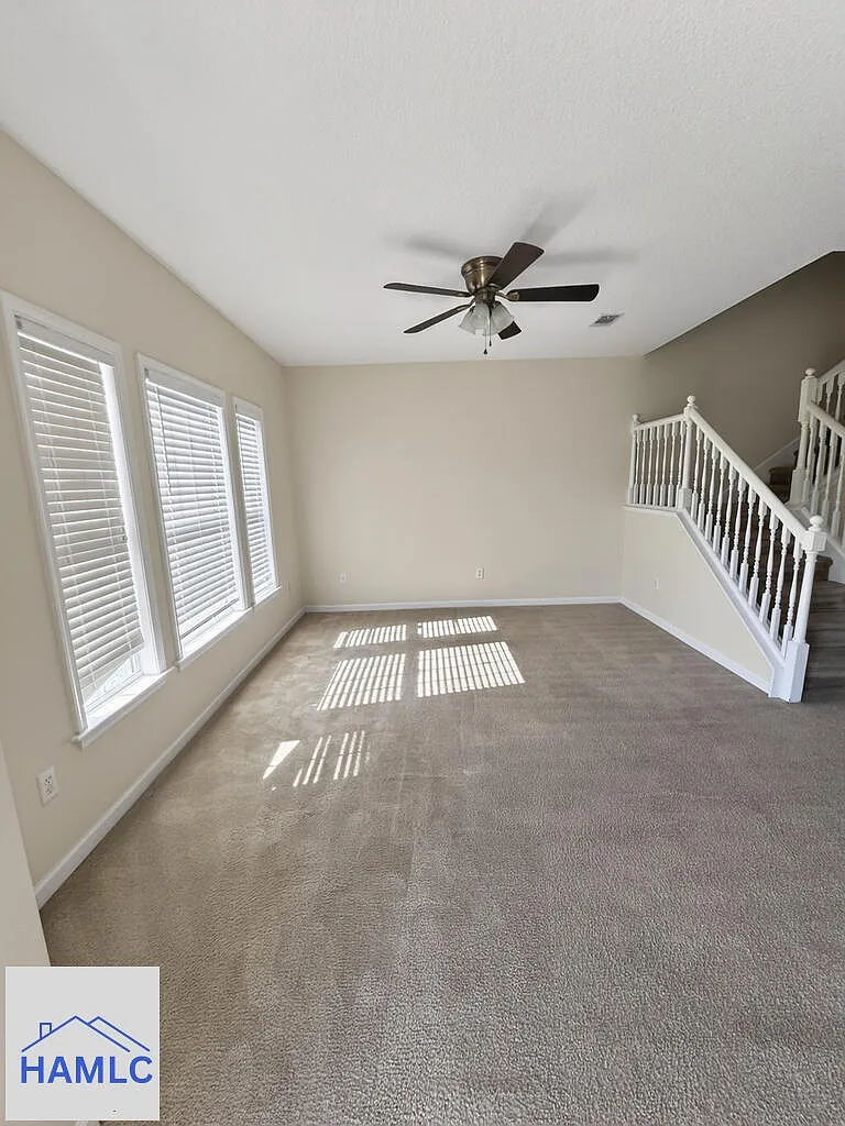 3 bed, 2.5 bath, 1810 sqft, $1,890 — Photo 4