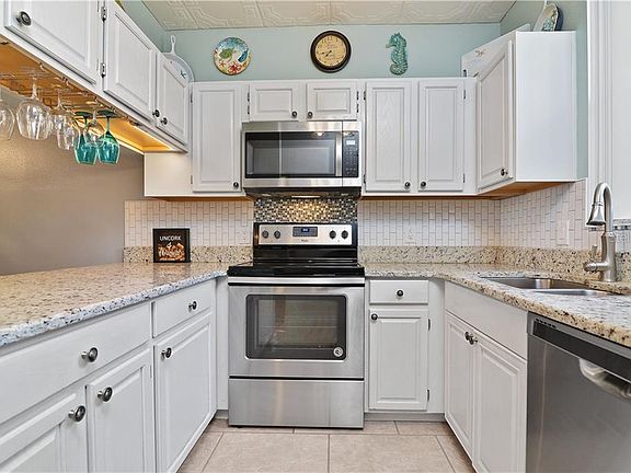 3rd image of 501 Sweet Bay Cir #501