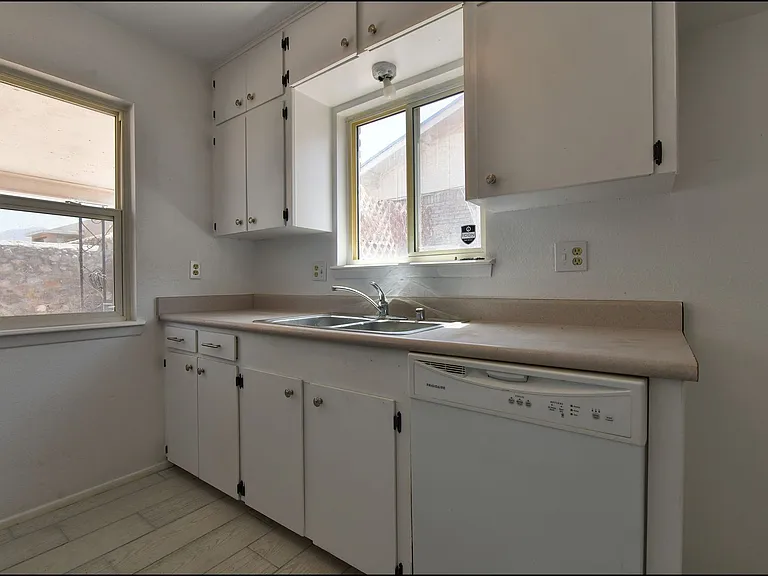 6913 Pamlico Dr — Photo 15