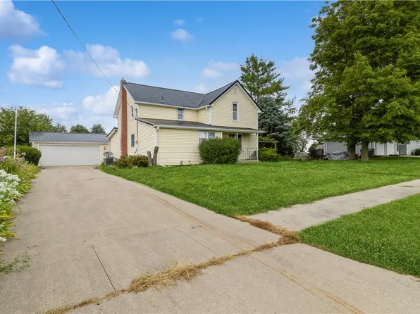 220 W Station St, Baxter, IA 50028