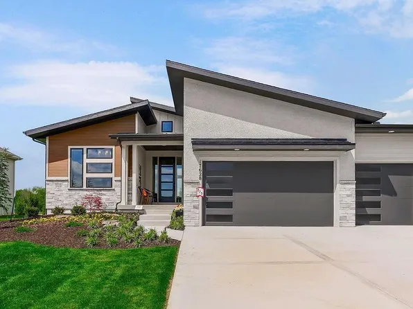 16975 S Cheshire St, Olathe, KS 66062