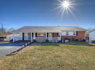 912 E Mountainview Rd, Johnson City, TN 37601