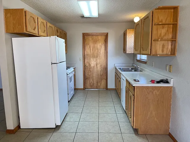 1372 Challenger Ave — Photo 3
