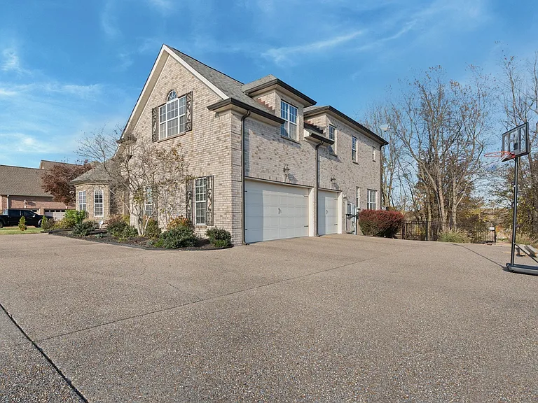 223 Hidden Harbour Dr — Photo 4
