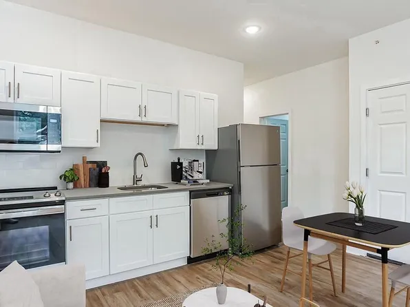 405 S 42nd St APT 3A, Philadelphia, PA 19104