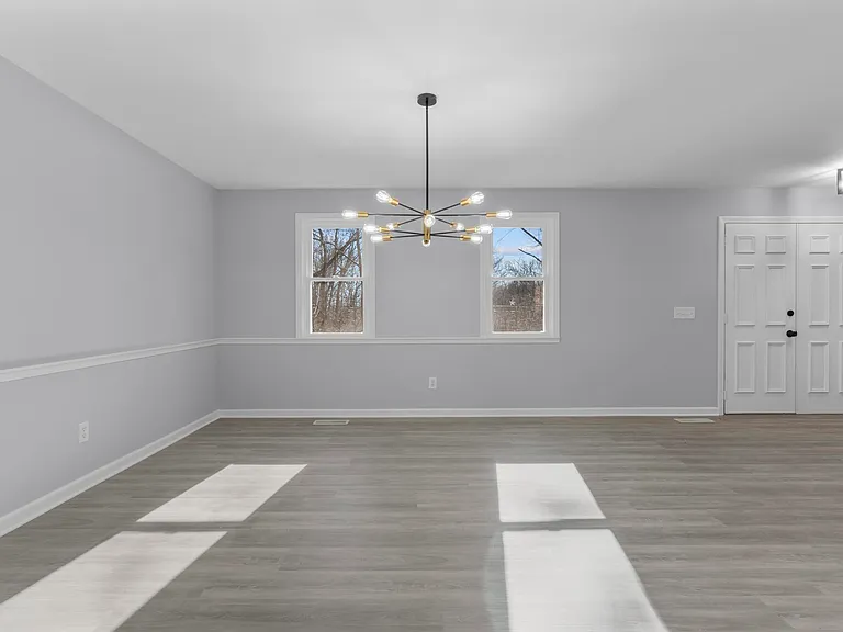 40 Harkness Dr — Photo 13