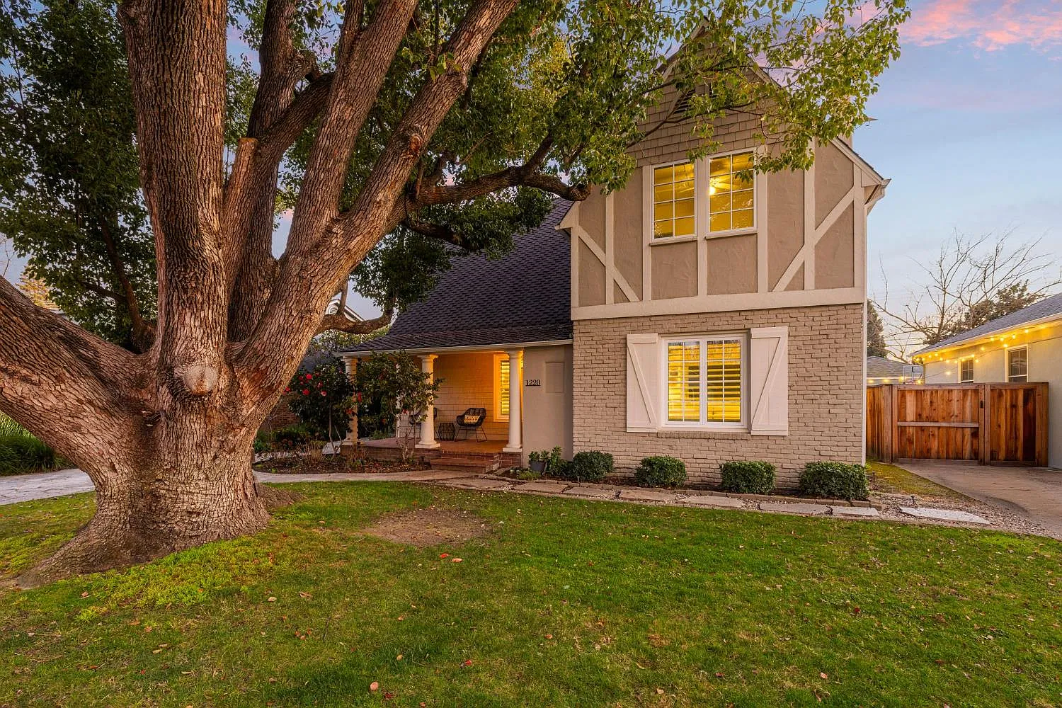 1220 Marian Way photo 1