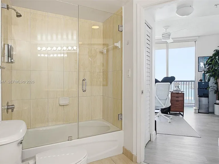 1750 N Bayshore Dr #4801 — Photo 43