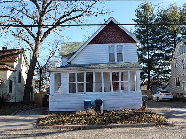 1117 Oak St #3 — Photo 1