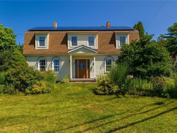 1588 Voluntown Rd, Jewett City, CT 06351