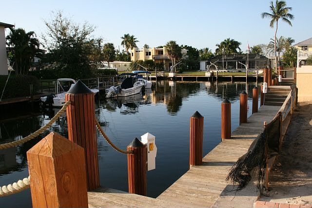 40 ft dock w/ elec & water