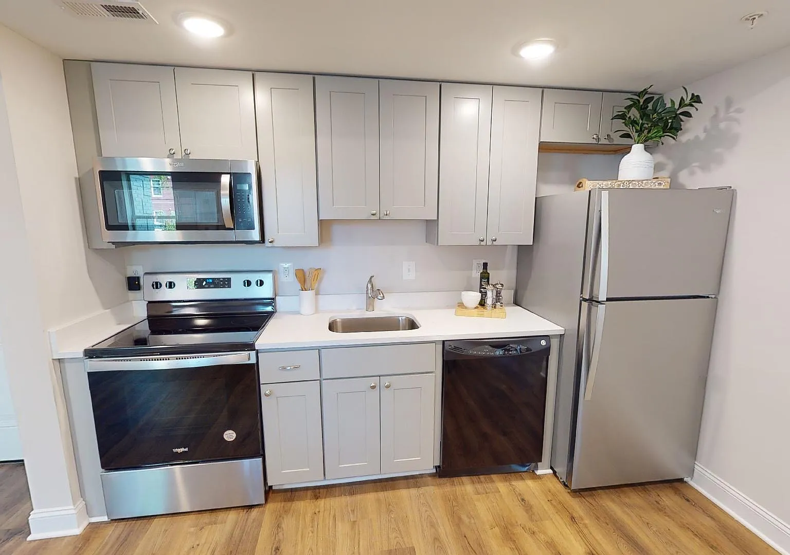 220 Hamilton Street Apartments — Photo 3