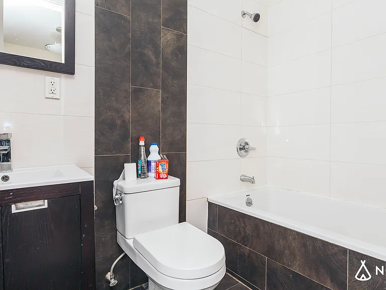 287 Troutman St #3A — Photo 10