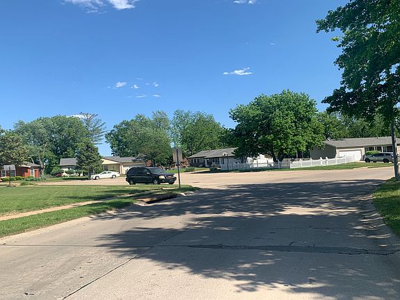 5th image of 432 White Birch Way