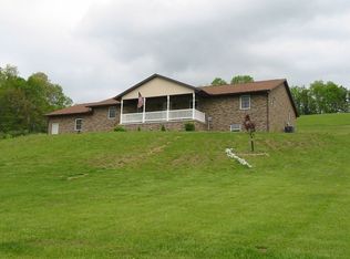 2213 Dessecker Dr NE, Dover, OH 44622