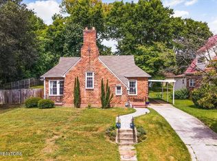1917 Prospect Pl, Knoxville, TN 37915