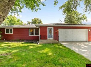 929 Cardinal Dr, Owatonna, MN 55060