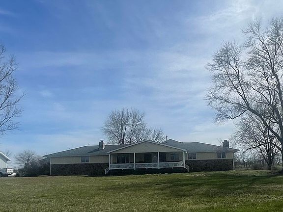 3rd image of 15017 Farm Road 2010