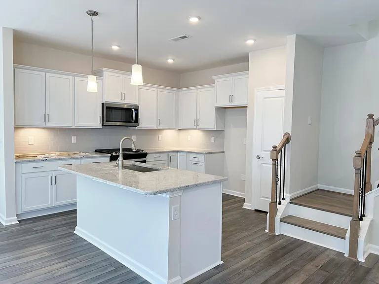 1508 Smoky Mountains St — Photo 6