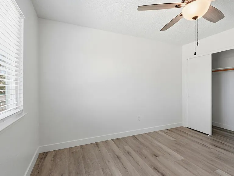 426 Cherry Ln #H — Photo 19