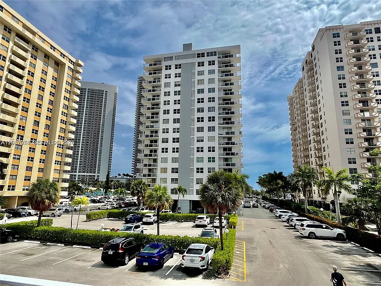 1849 S Ocean Dr #0 — Photo 44