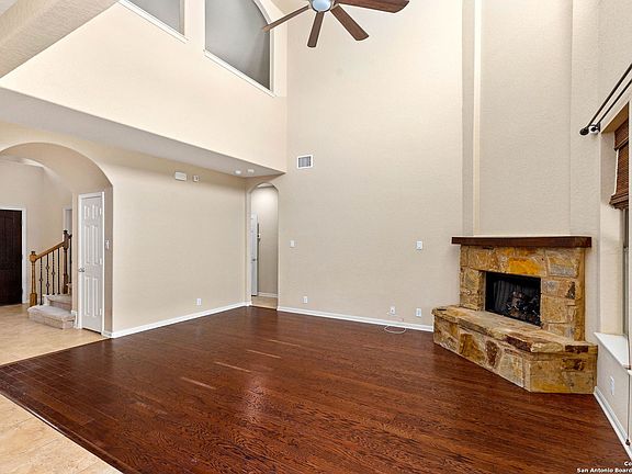 5th image of 26714 SUNSTREAM WAY
