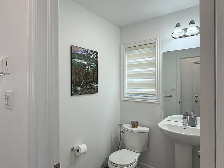 72 McLean Ave — Photo 15