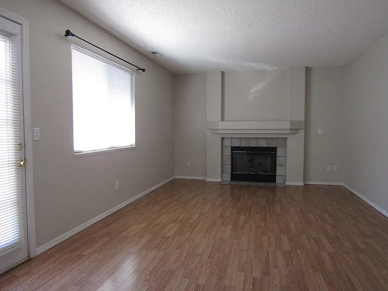 5868 Bow River Dr — Photo 5