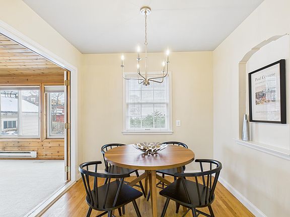 4th image of 4534 Vallacher Ave