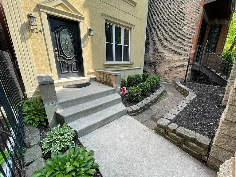 1624 W Huron St #2 — Photo 2