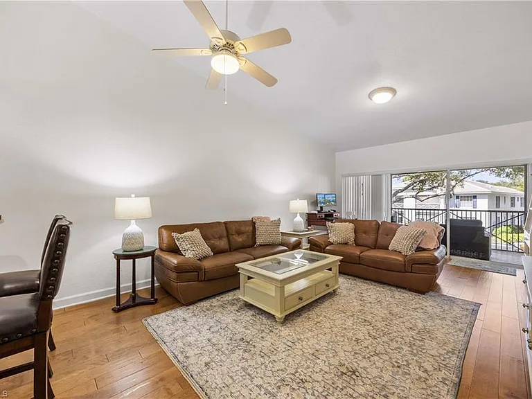 7050 Barrington Cir #202 — Photo 7