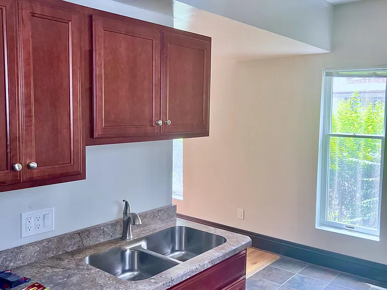 44 Beacon St — Photo 16