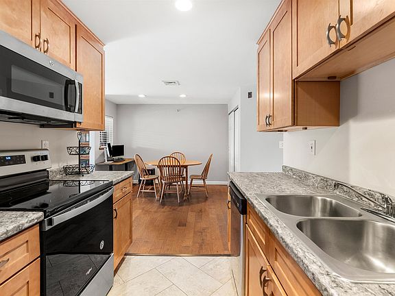 3rd image of 432 Abbott Farm Lane #432
