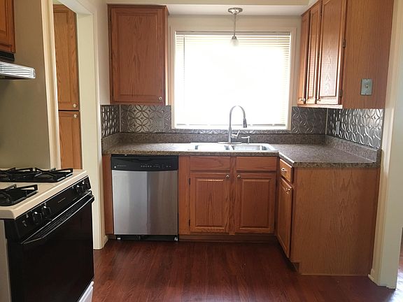 2nd image of 122 Park Dr
