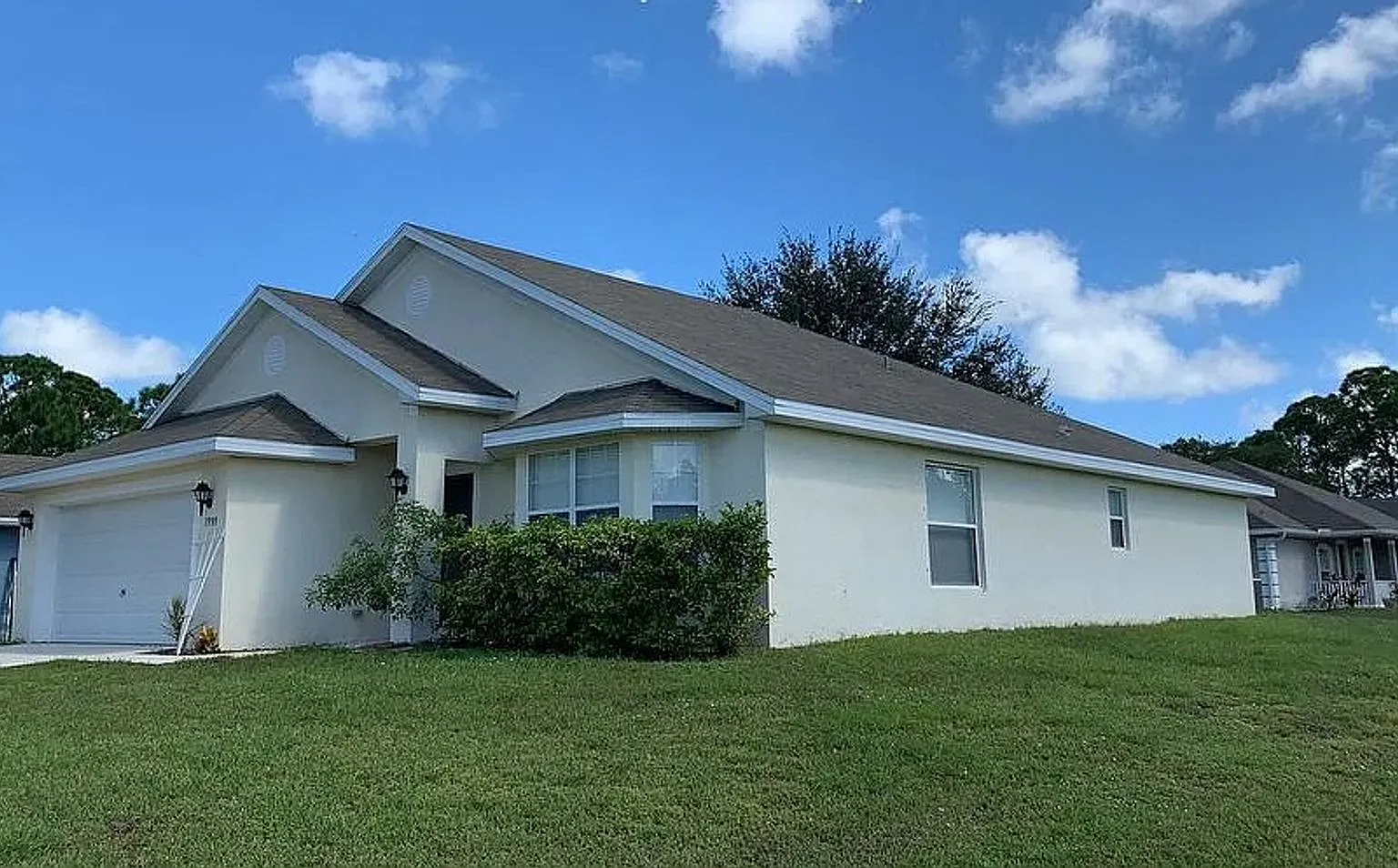 Beautiful Newly Renovated 3 bedroom 2 bath Home in Palm Bay — Photo 2