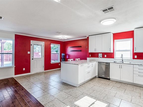 4th image of 1412 Scottsdale Dr