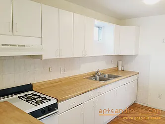 Rented by aptsandlofts.com